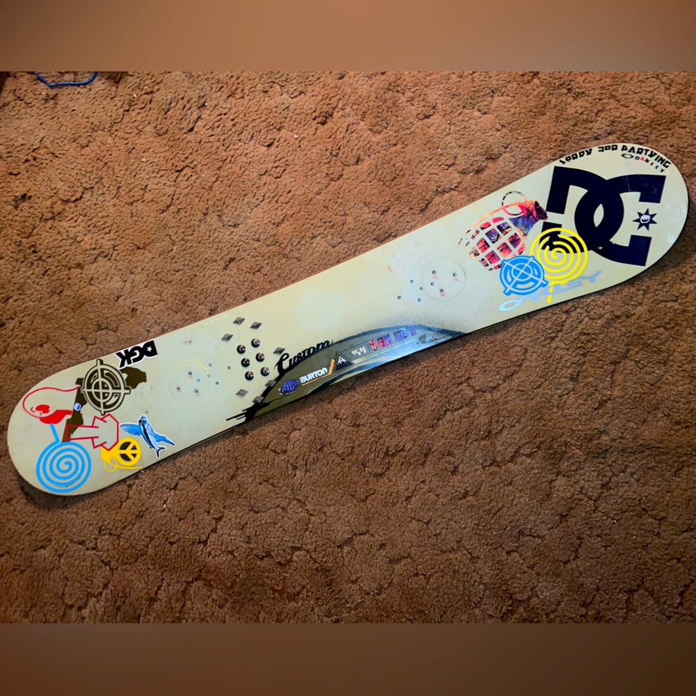 Burton custom 154. Super good condition. Collectable. Without bindings.